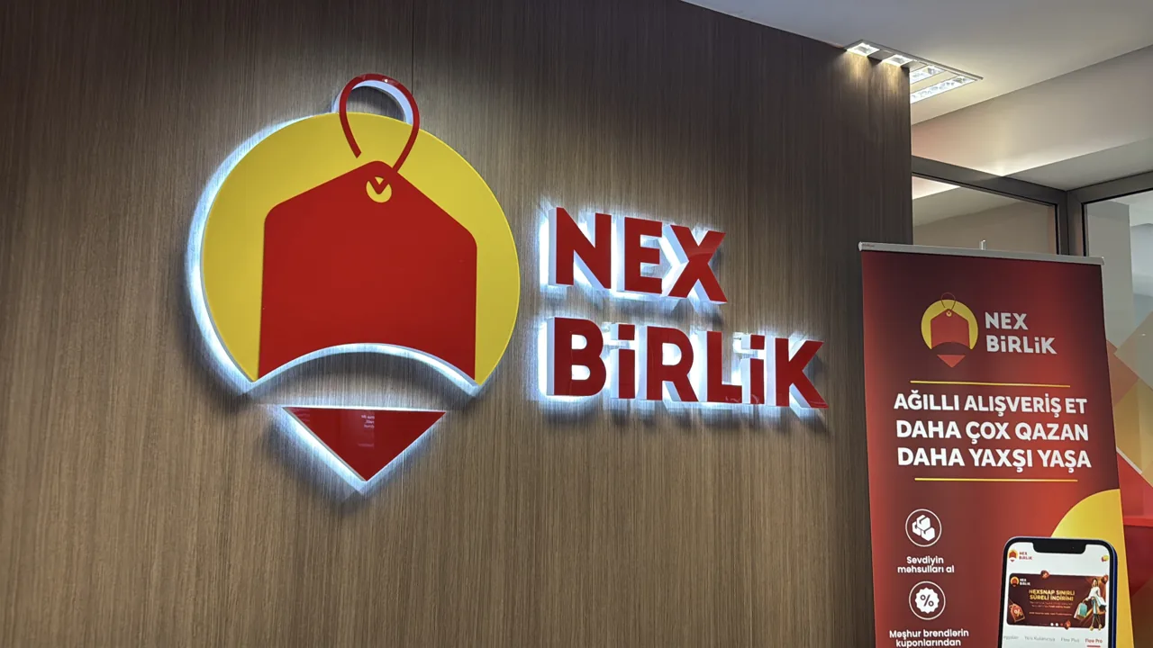 NexBirlik duvar işareti ve tanıtım standı